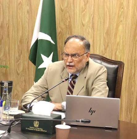 عالمی برادری بھارت کے غیر قانونی زیر تسلط جموں و کشمیر میں انسانی حقوق کی خلاف ورزیوں کا نوٹس لے، احسن اقبال 1 عالمی برادری بھارت کے غیر قانونی زیر تسلط جموں و کشمیر میں انسانی حقوق کی خلاف ورزیوں کا نوٹس لے، احسن اقبال