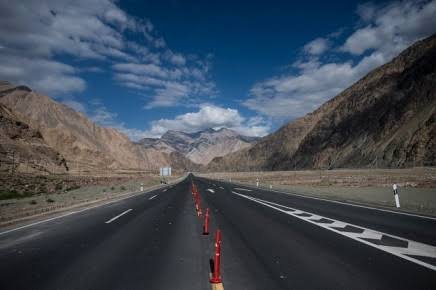 بلوچستان میں سی پیک کے 9 سڑک منصوبوں پر 163 ارب روپے سے زائد خرچ 1 بلوچستان میں سی پیک کے 9 سڑک منصوبوں پر 163 ارب روپے سے زائد خرچ