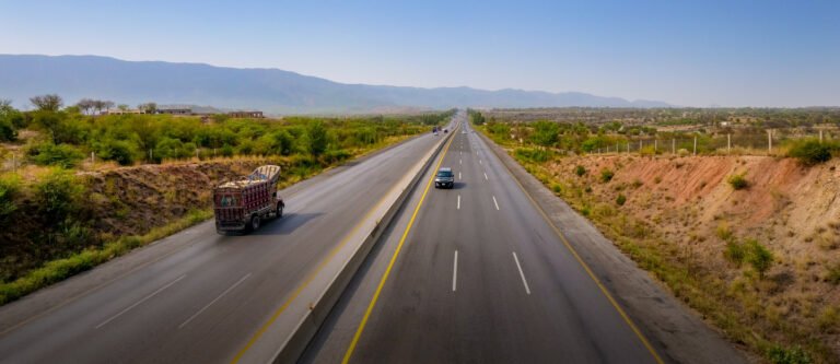بلوچستان میں شاہراہوں کے 10 منصوبے 2028 تک مکمل کرنے کا ہدف